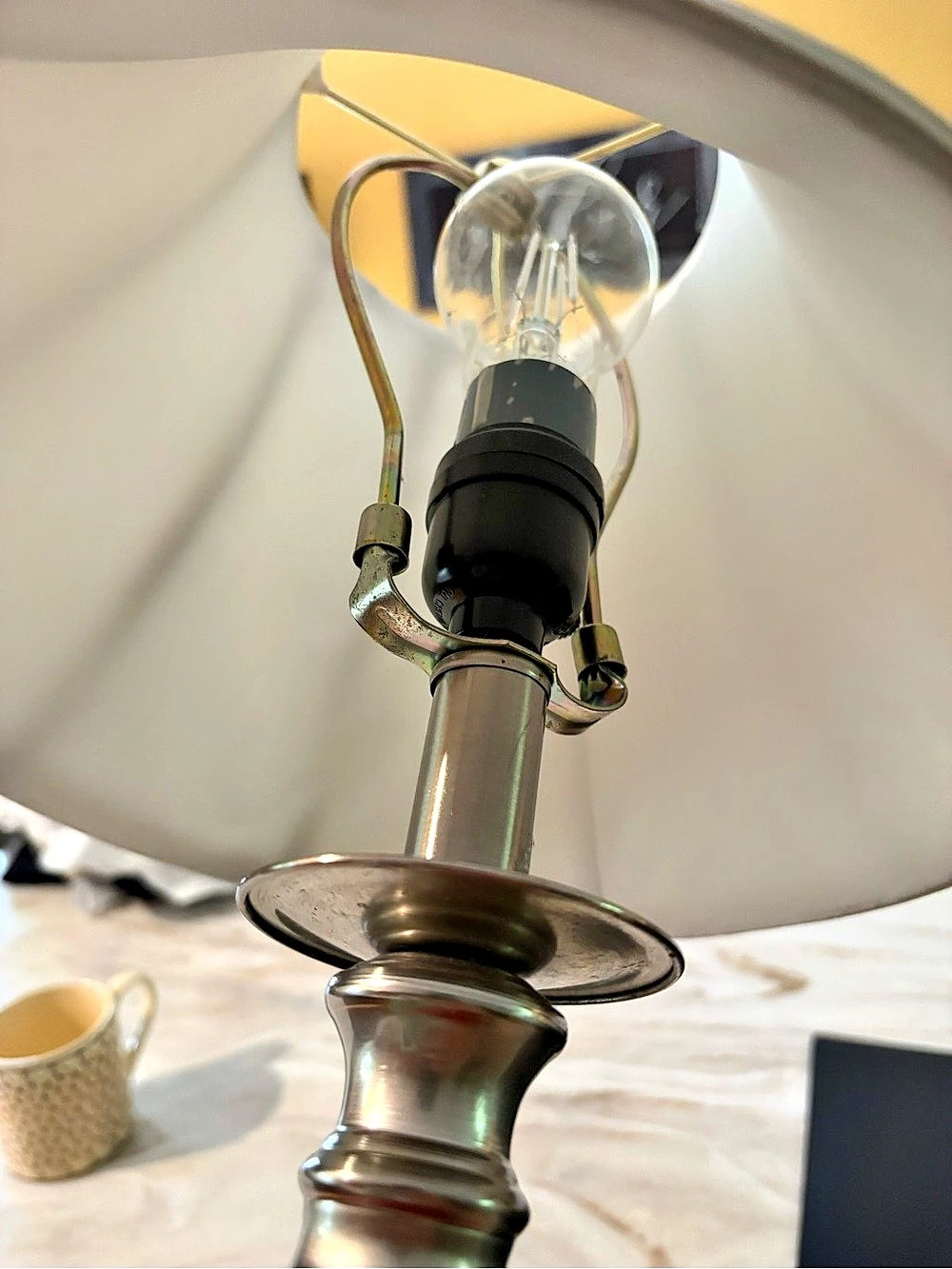 Red crackle Glass Table Lamp - Picture 5 of 10
